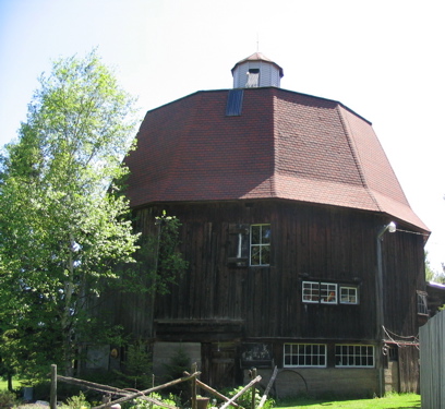 The 12 sided Round Barn