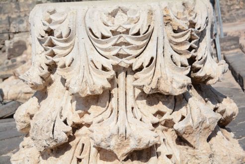 Corinthian capital carving